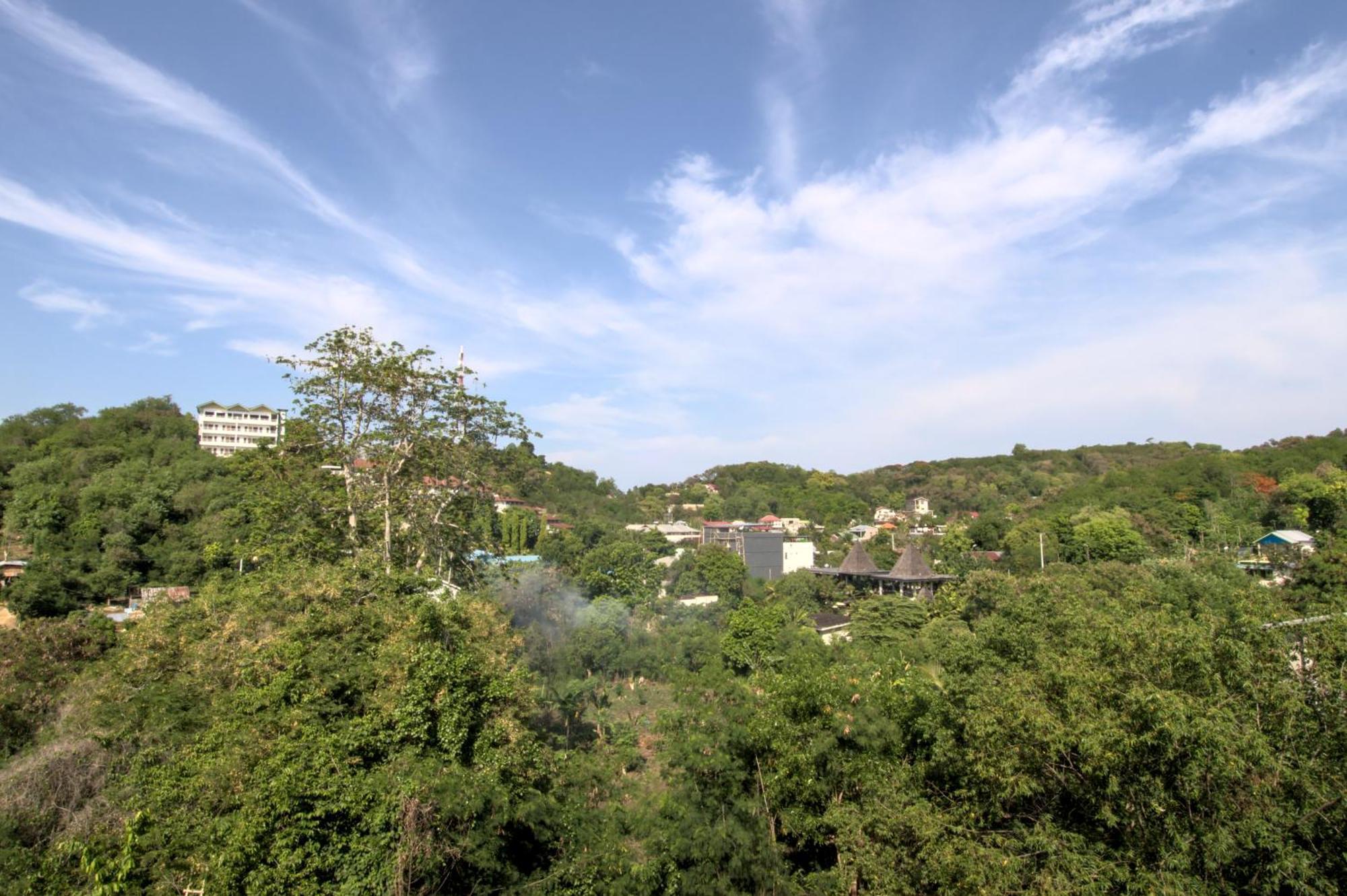 Hotel Bonne Nuit 纳闽巴霍 外观 照片